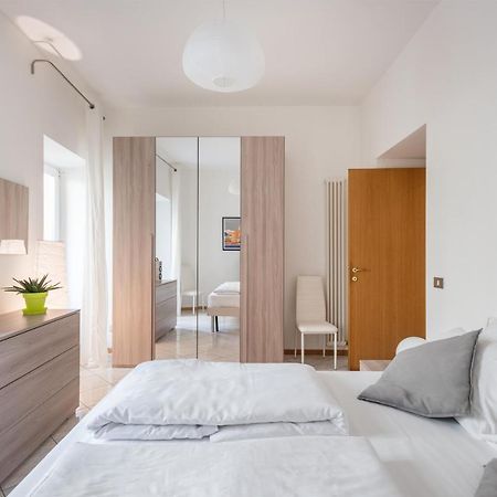 Residenza Ester Riva del Garda Luaran gambar