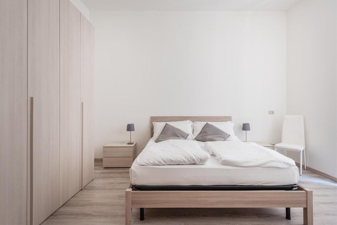 Residenza Ester Riva del Garda Luaran gambar