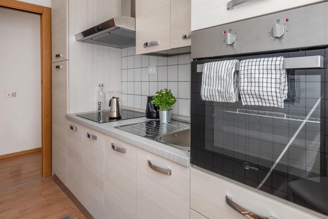 Residenza Ester Riva del Garda Luaran gambar