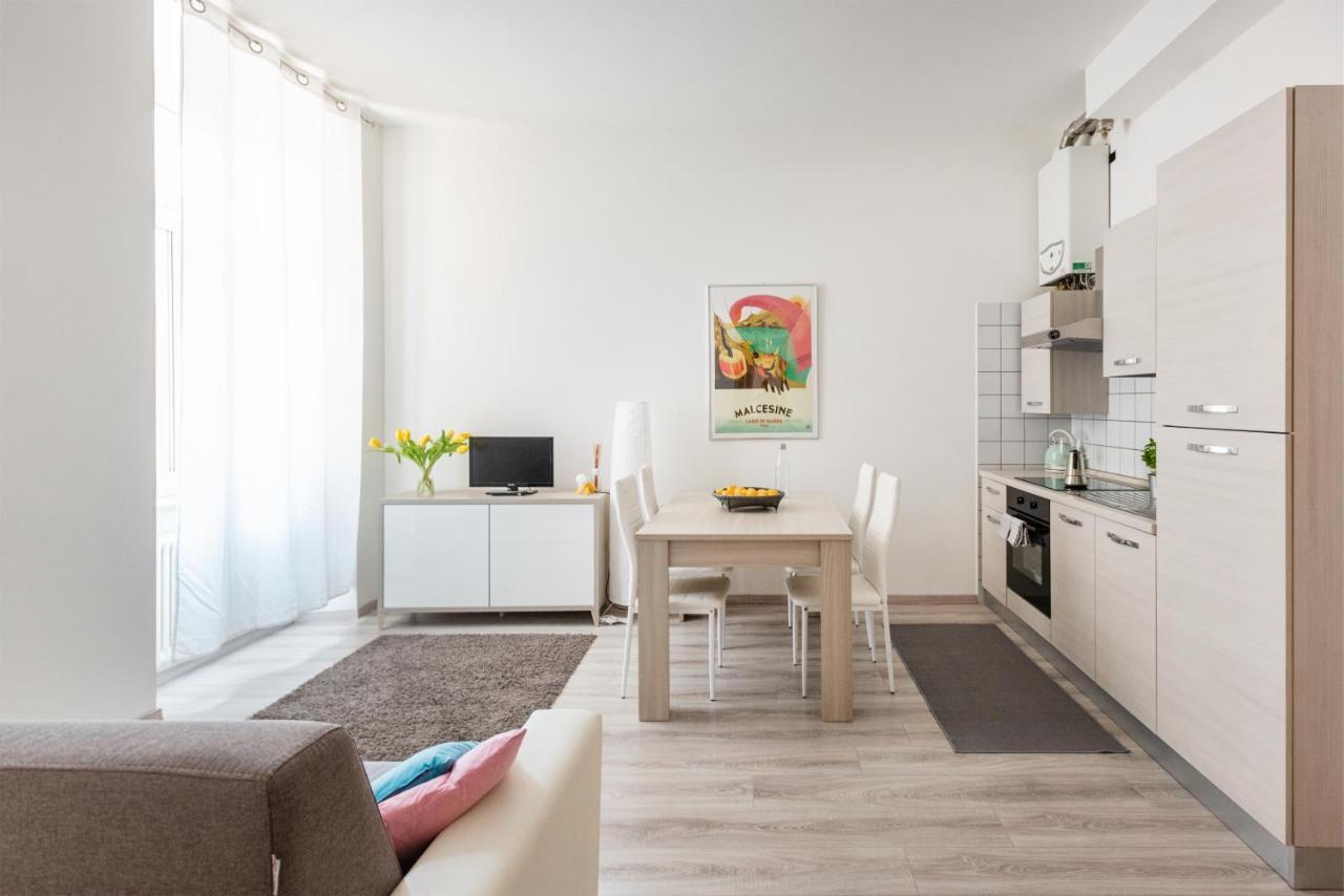 Residenza Ester Riva del Garda Luaran gambar