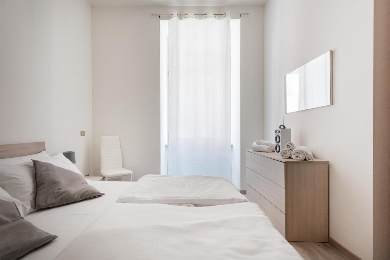 Residenza Ester Riva del Garda Luaran gambar