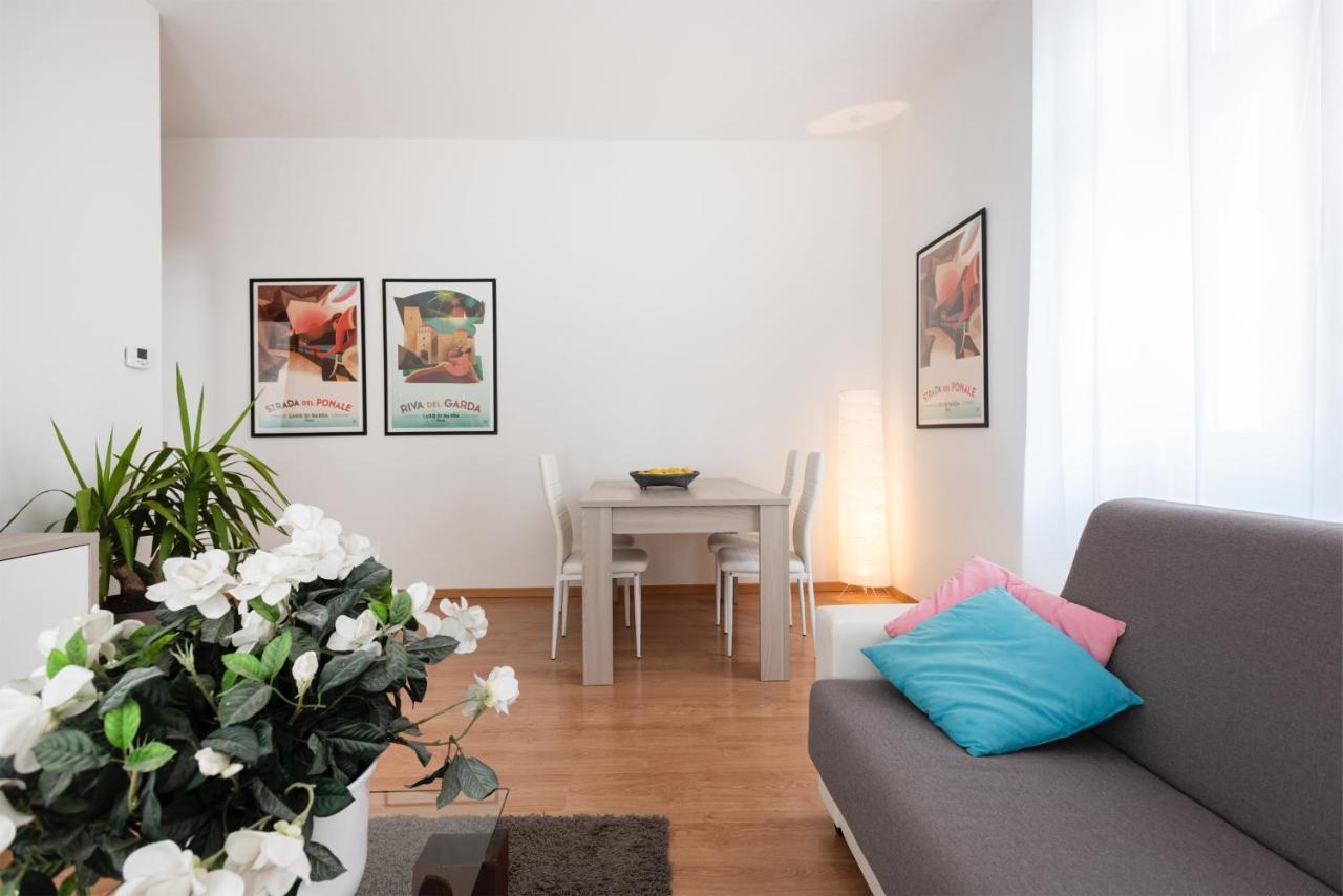 Residenza Ester Riva del Garda Luaran gambar